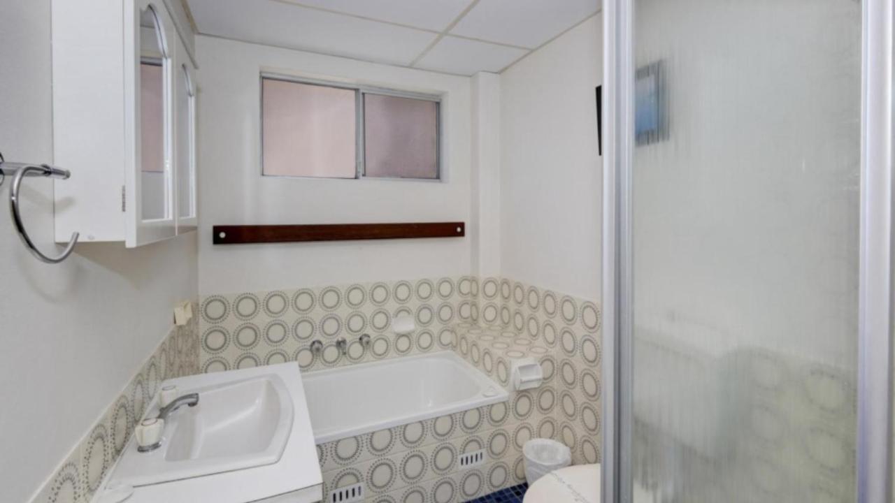 Dolphin Court 13 Apartment Forster