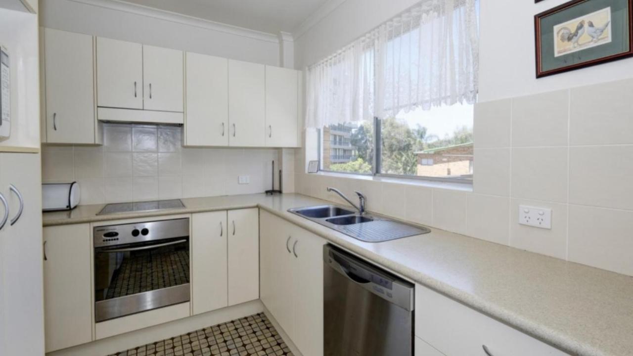 Dolphin Court 13 Apartment Forster