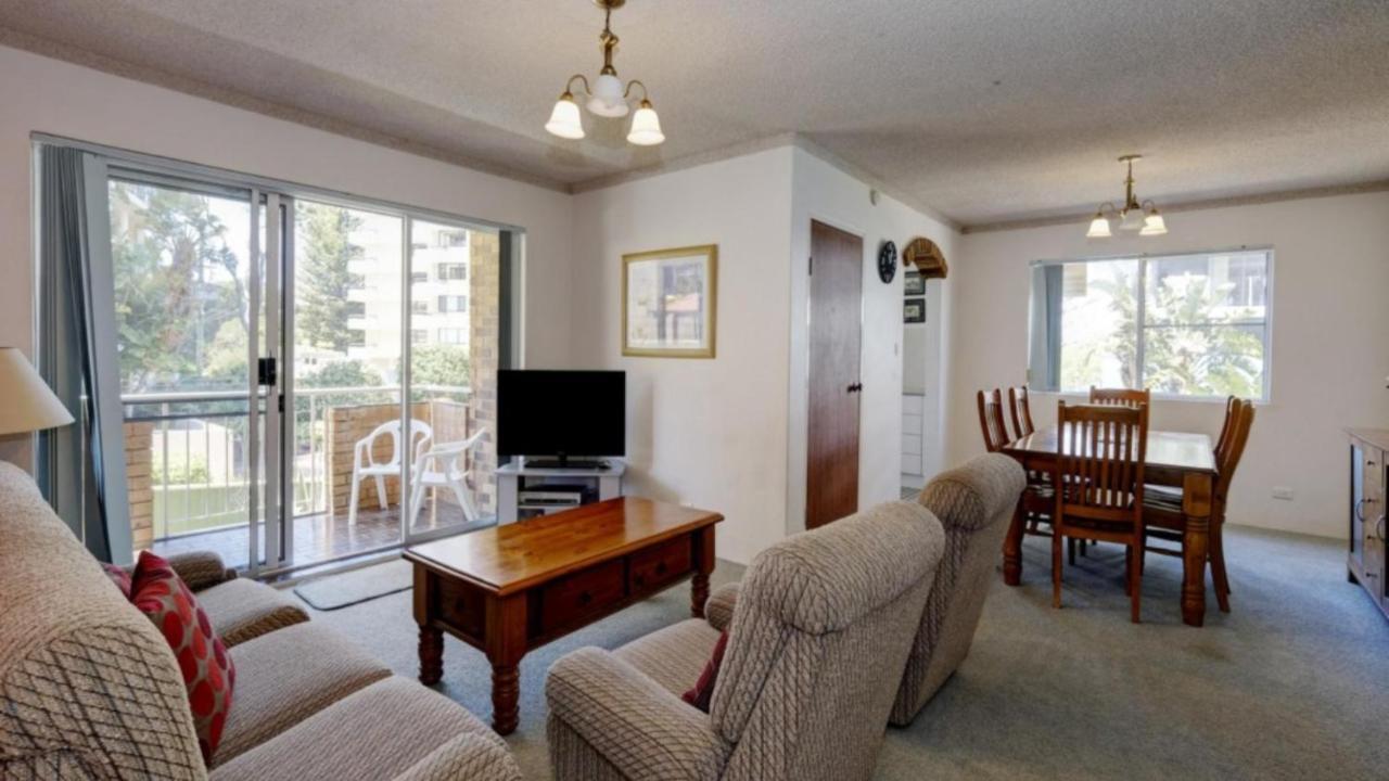 Dolphin Court 13 Forster
